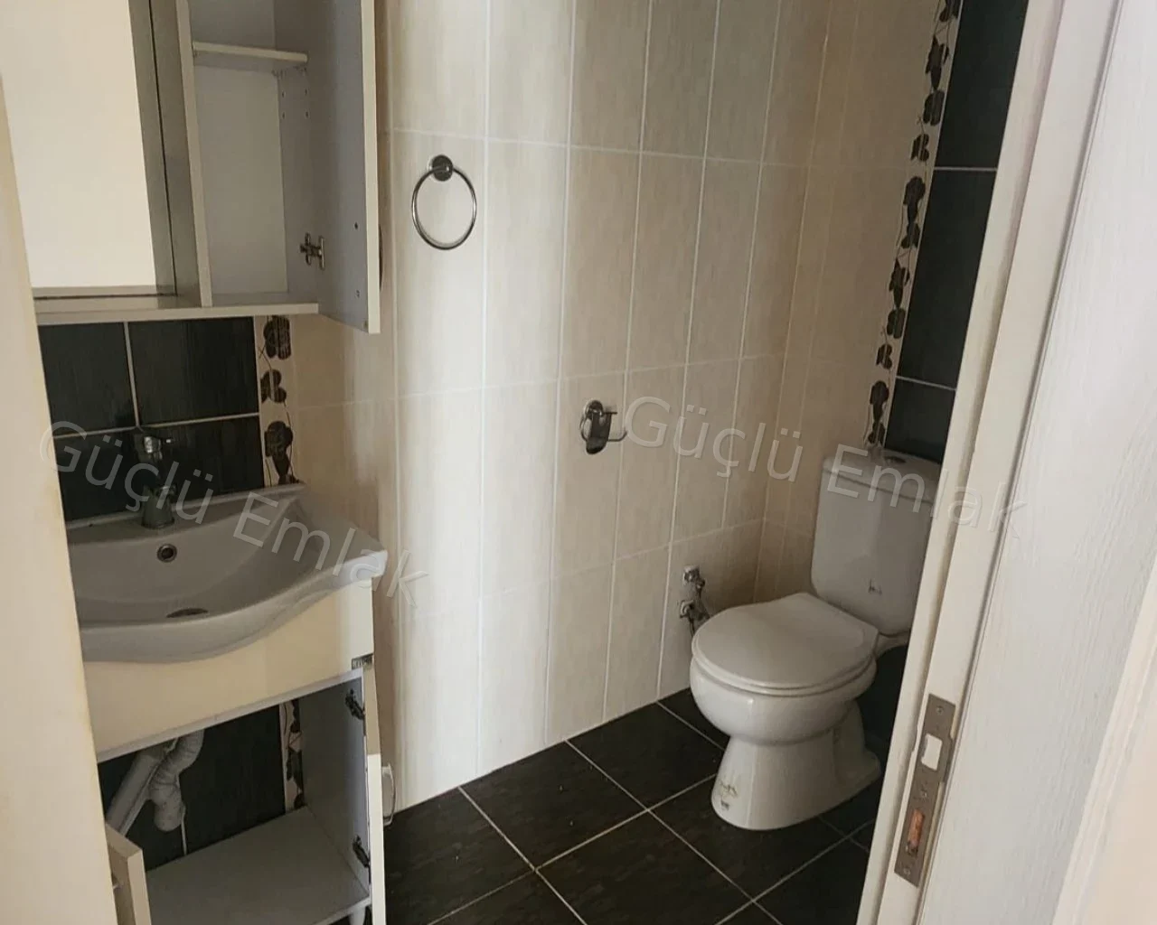 Çarşı Mahallesinde şehrin göbeğinde 3+1 kiralık daire - 7. fotoğraf